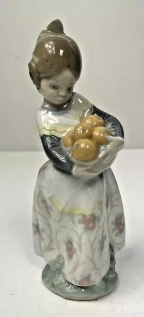 Lladro Valencia Girl with oranges porcelain figurine (1013)*