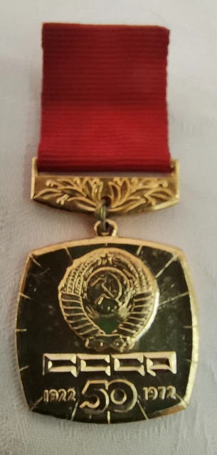 Pour La Médaille Soviétique Courageux Travail 100 Anniversaire De Naissance De Lenine Sur Fond Blanc 111463029