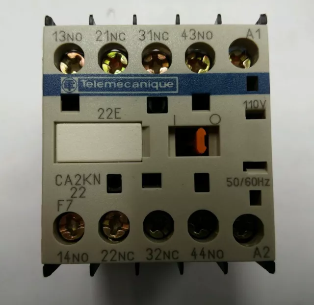 Telemecanique Control Relay (CA2KN22 F7)