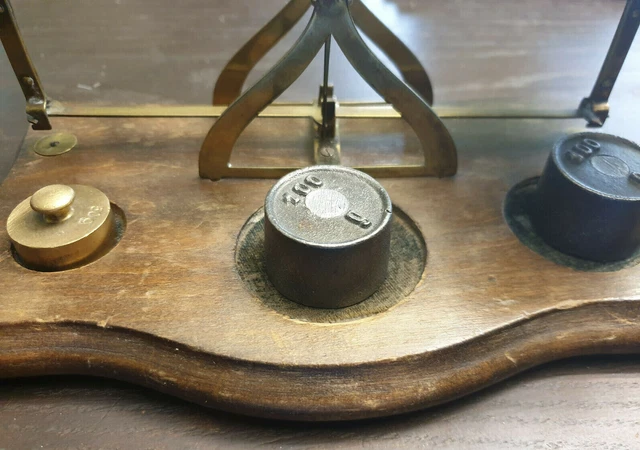 antike Apothekerwaage / Feinwaage aus Messing und Holz inkl. Holzbox / Gewichte 2