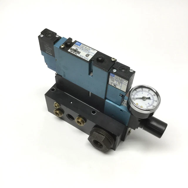 MAC 92B-EAB-000-DM-DJAP-1DG Solenoid Valve 5-Port, 3-Position 120VAC, 3/8" NPT