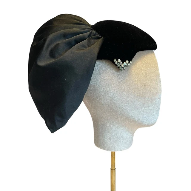 Mid Century Black Velvet Fascinator w/ Crystal Accent “Miss Alice”  French Shop Vintage French Fascinator Hat for Sale in Dillsburg main image 2