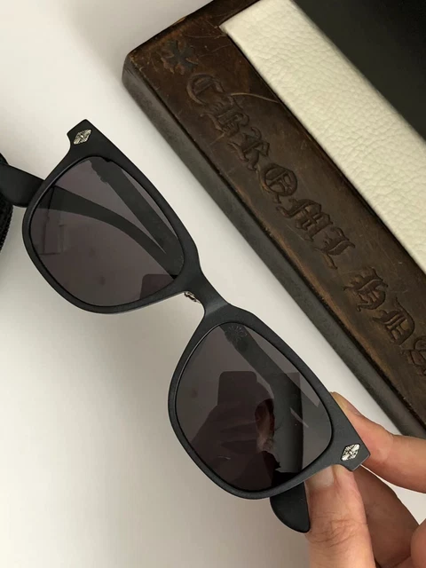 Polarized Vintage Sunglasses – Retro Wayfarer Style, UV Protection, Unisex Black Frame