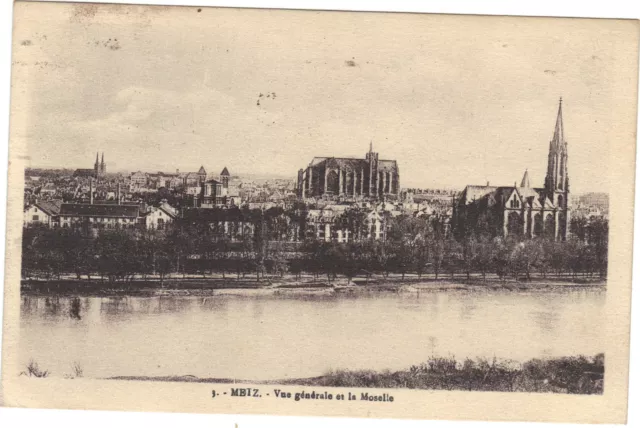 57 - cpa - METZ - general view and the Moselle