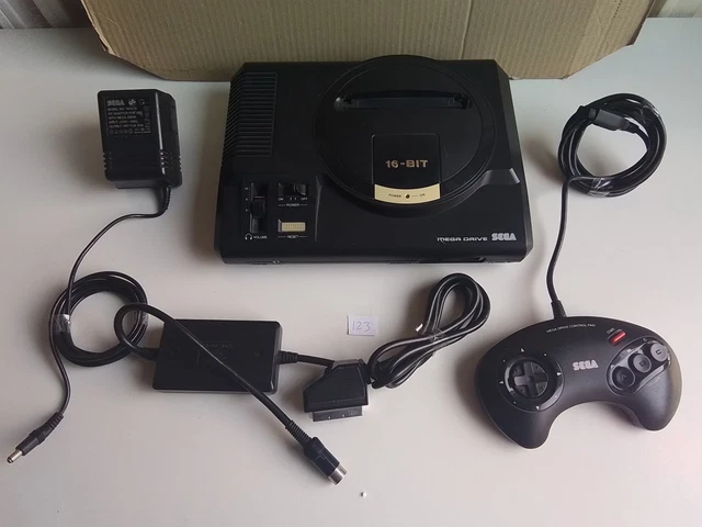Console Sega Mega Drive II (PAL) Avec Câblage Et Manette - Noir, Occasion
