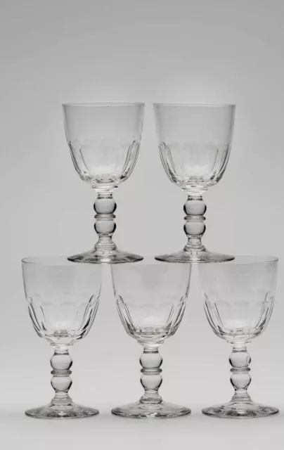 Verres Cristal De Baccarat Modèle "Gondole" 5 Verres À Vin Blanc À Côtes