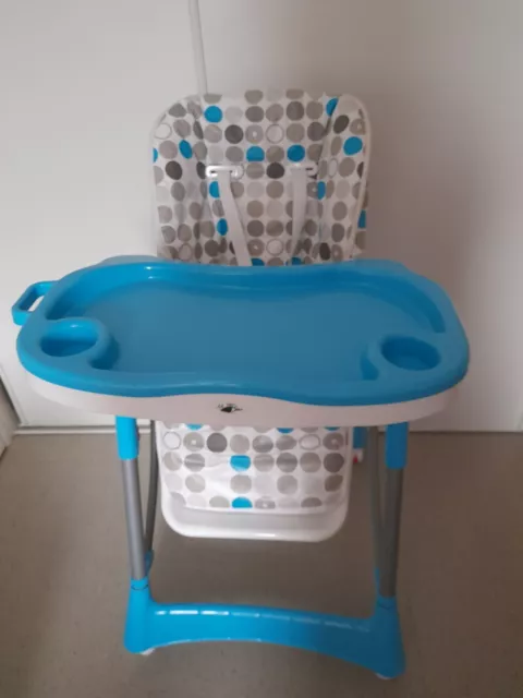 chaise haute de bébé