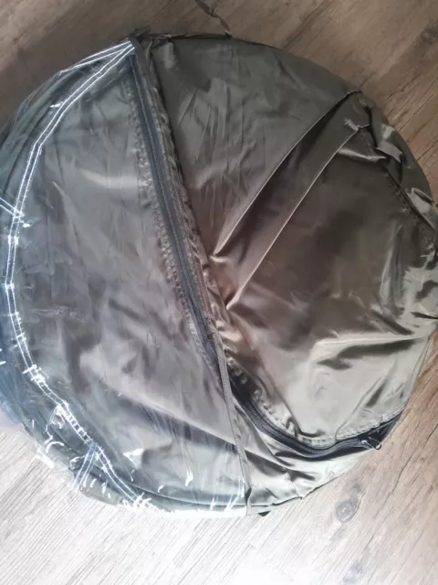 *Unused* - Professional Pop-up Spray Tan Tent with Carrying Bag