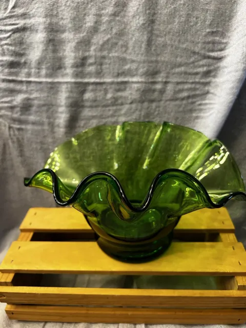 Vintage Emerald Green Hand Blown  Art Glass Ruffled Edge Bowl