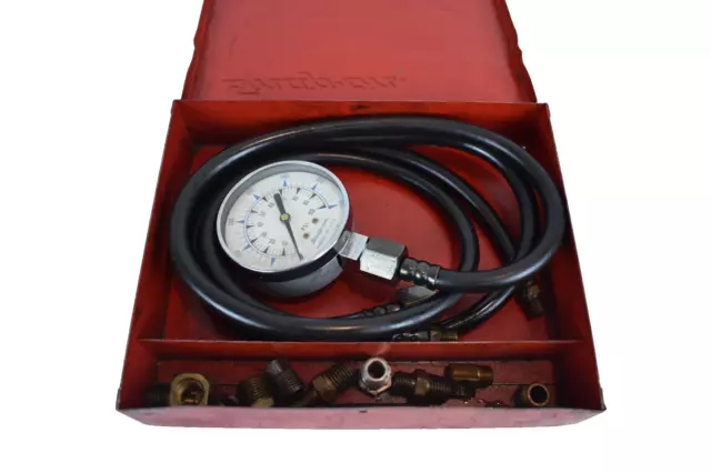 Snap on Tools USA Compression Gauge Set in Vintage Metal Case 100psi Max