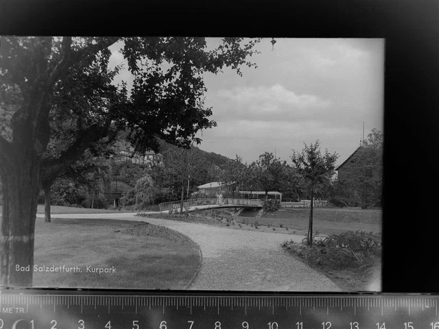 30055088 - 3202 bathroom Salzdetfurth spa park glass negative