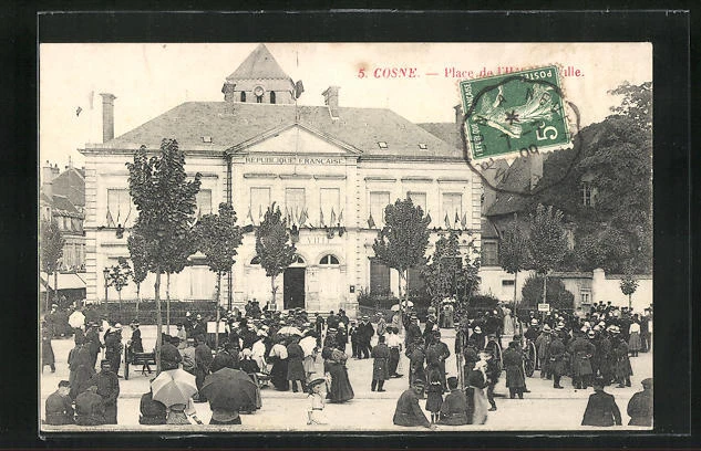 CPA Cosne, Place de l'Hotel de Ville 1909