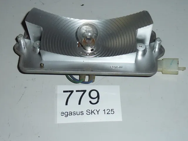 779 Pegasus Sky 125 ccm, Bj 99, Rücklichtspiegel
