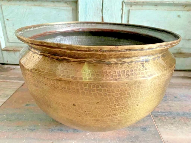 Old Vintage Rare Unique Brass Hammered Big Pot / Vase, For Multipurpose Use