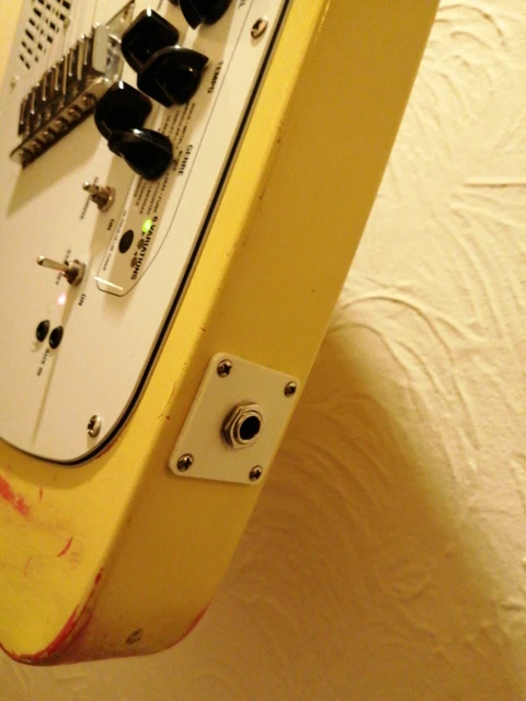 Vox Apache 2 electric guitar 12