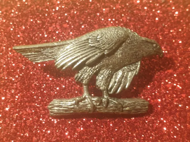 VINTAGE A R BROWN SIGNED PEWTER GOSHAWK (No B2) COLLECTABLE PIN BADGE BROOCH