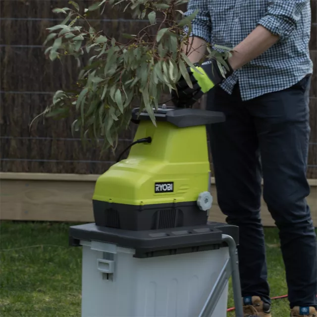 Ryobi™ 2400W Heavy Duty Crushing Electric Shredder Garden Mulcher Wood Chipper 2