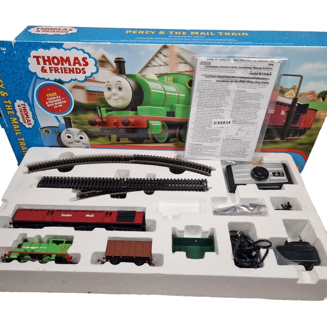 HORNBY THOMAS & Friends Percy and the Mail Train Electric Train Set