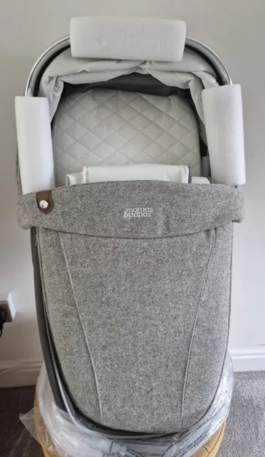 Mamas And Papas X Moon Limited Edition Carrycot Bassinet Pram Top With Mattress