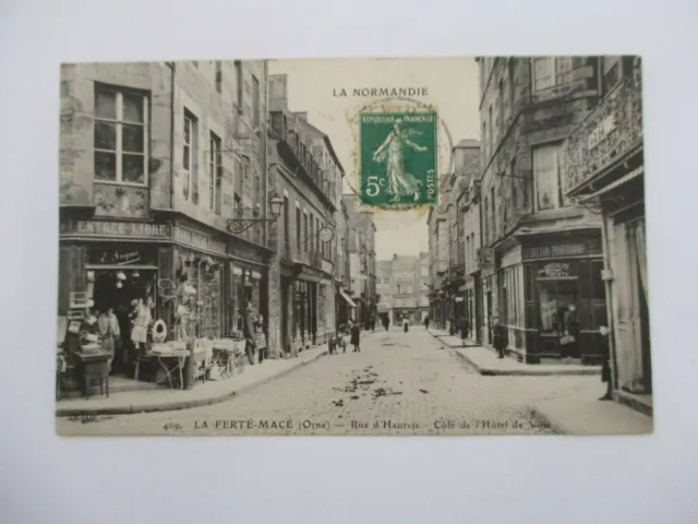 Cpa Orne 61 La Fertility Macé Rue D'hautvie Cote De L'hotel De Ville