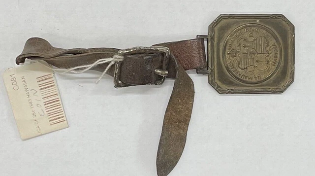 Vintage Robbins Co Leather Luggage Tag with 1883 25 Cent Hawaiian Coin Replica
