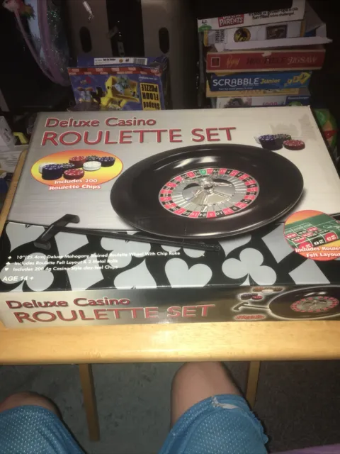 De Luxe Casino Roulette Set. With Chips,Balls And The Rake. 100% Complete