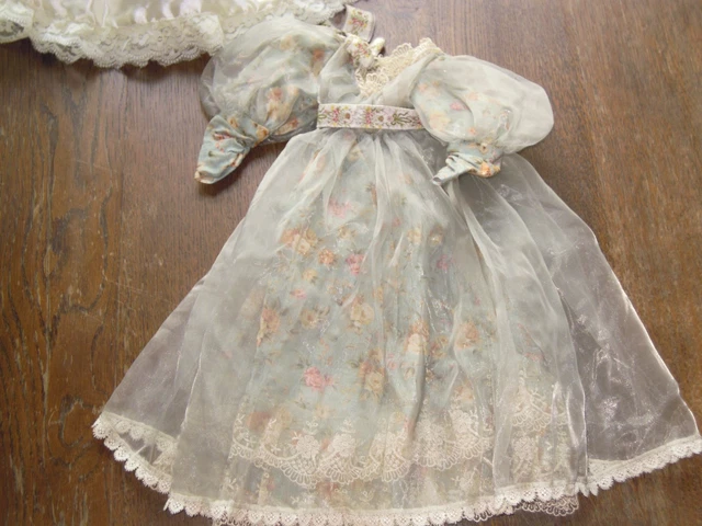 Ensemble 3 Pièces Vintage Pour Poupée 50 Cm - Tissu Abricot Et Dentelle - Style 1880 - NEUF