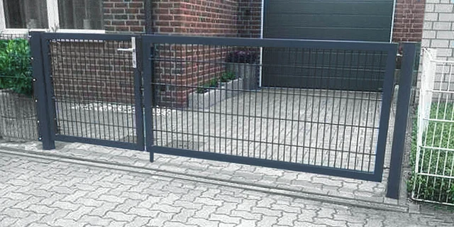 Einfahrtstor 2 Flugelig