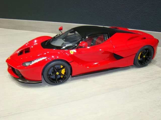 Ferrari LaFerrari Bburago Maisto 1/18 - Voiture Miniature Rouge Métal, Modèle Réduit Collection
