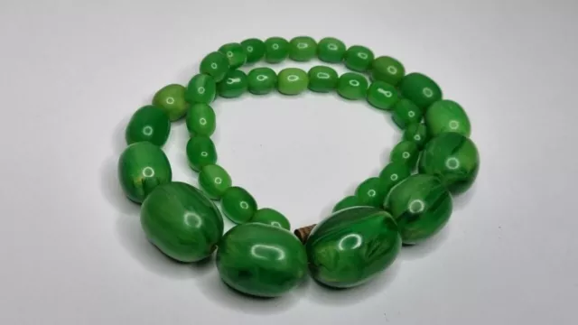 ANTIQUE VINTAGE ART DECO GREEN BAKELITE NECKLACE Marble Swirl Beads