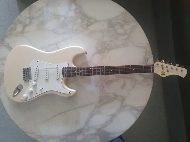 Electric Korean guitar Hondo 70-80's Guitare électrique coréenne Hondo 1970-80s