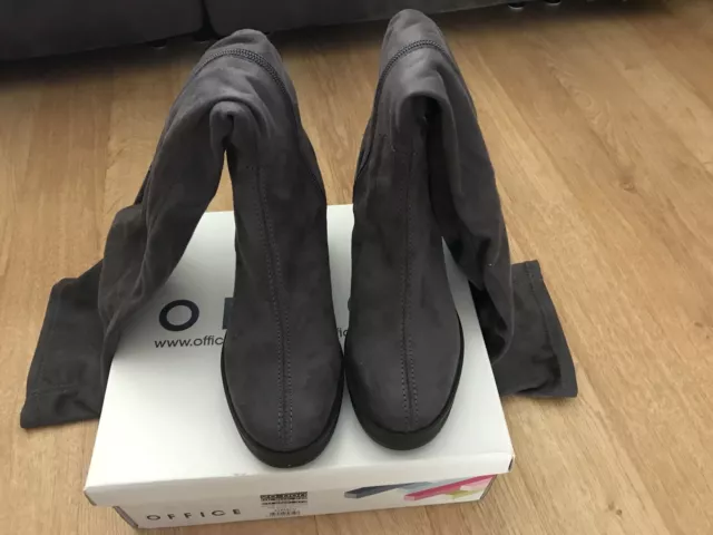 Bottes de bureau pour femme gris daim zippées sur genou taille 4 neuves dans leur boîte