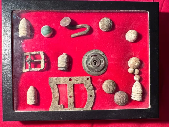 Civil War Display Case Button Bullet Buckle Relics Round Rock Gettysburg Relic