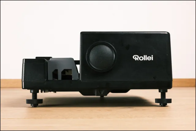 Proiettore Diapositive Rollei P355 P 355 Autofocus - Funzionante Solo In Avanti
