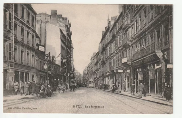 METZ - Moselle - CPA 57 - Rues - la rue Serpenoise -