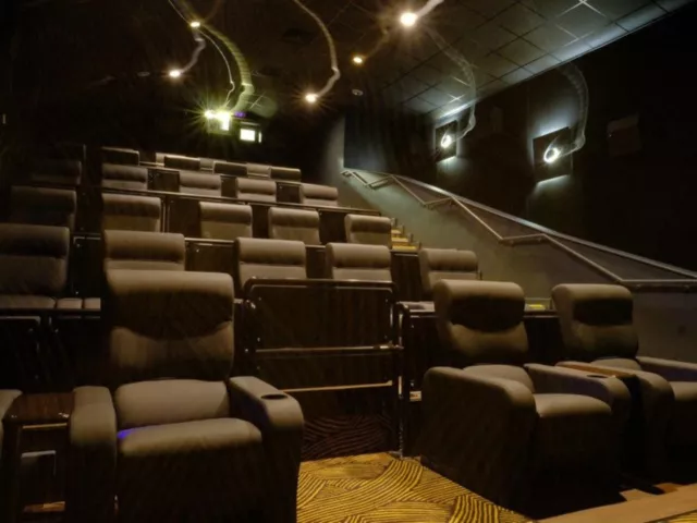 Odeon Luxe Recliner Seat, 3D Cinema Tickets VIP Experience, expire 31th December Odeon Luxe Recliner Seat, 3D Cinema Tickets VIP Experience, expire 31th December