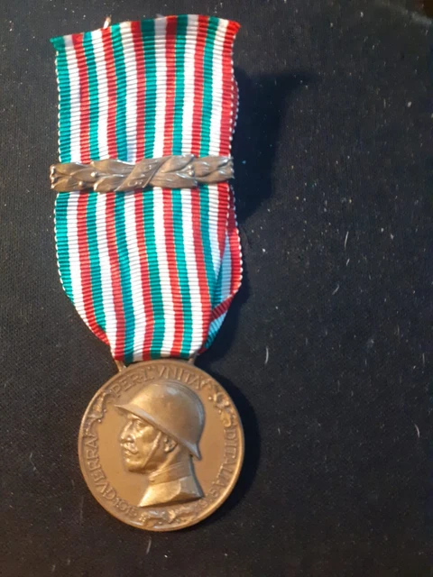 2 Barrettes Albania 1916-1918 + Médaille En Bronze Italienne 1ère GM