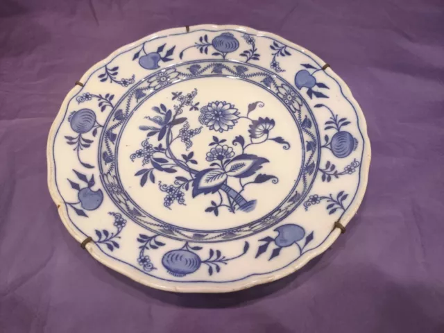Antique Meissen - 10 /25cm German porcelain Blue & white Onion pattern plate.