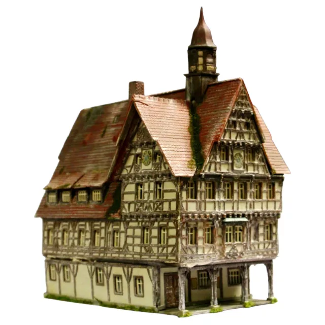 Diorama H0/1:87 Kibri Top Gebäude Fachwerk Rathaus Altstadt #patiniert#begrünt