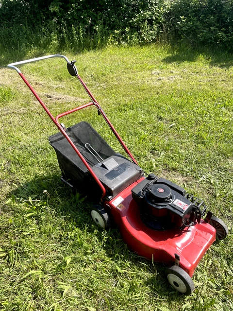Benzin Rasenmäher mit 4-Takt Tecumseh Motor und Korb
