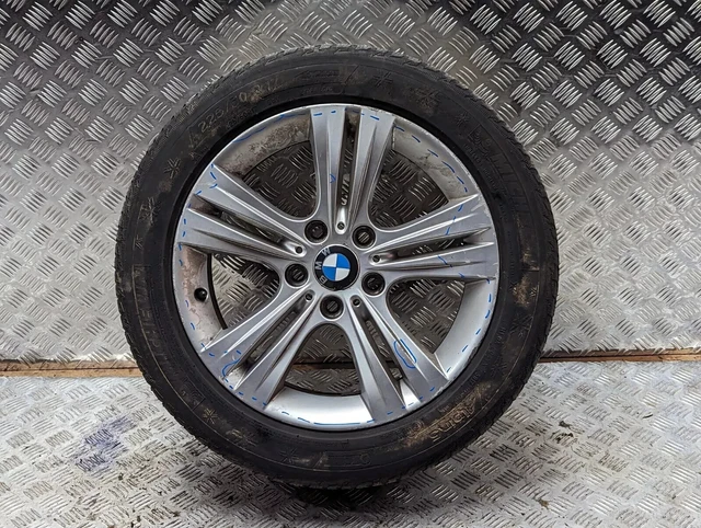 山アリ BMW 3シリーズ DUNLOP スタッドレス225 50 17 BMWに!! 17インチ