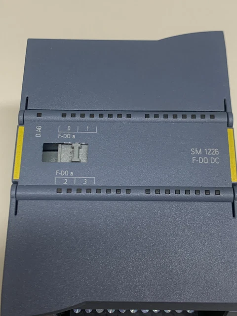 SIEMENS S7 1200 Sm 1226 F Dq Dc 6Es7 226-6Da32-0Xb0 6Es7226-6Da32-0Xb0 ...