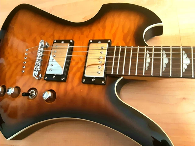 BC RICH MOCKINGBIRD MASTERPIECE sunburst + pedale distorsione IBANEZ PL5 6