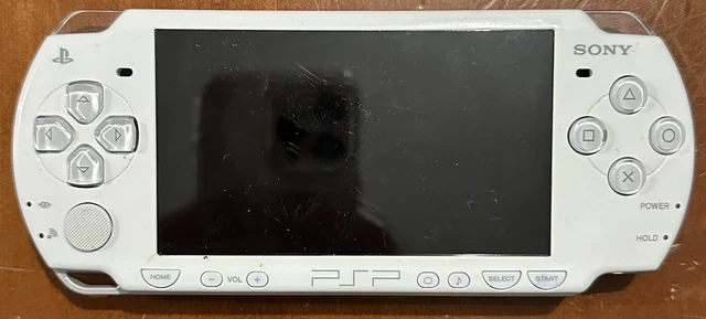 Sony PlayStation Portable (PSP) PSP-2002 [White] + 14 Games Untested