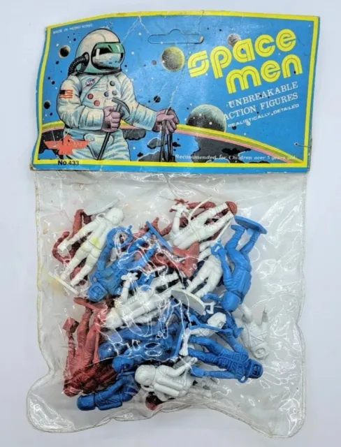 Vintage SPACE MEN Plastic ASTRONAUTS (Army Men Figures) Hong Kong SciFi Sealed