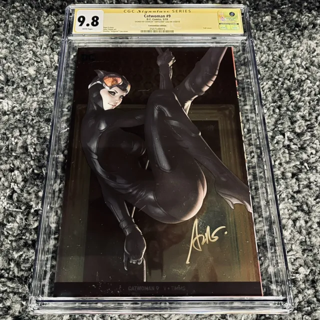 Catwoman #9 Artgerm Convention Edition - CGC Signature 9.8 White Pages