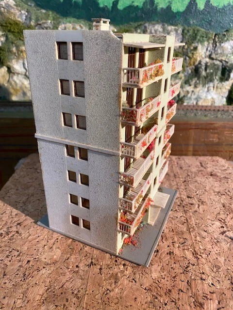 Maquette Jouef - Bloc De 3 Immeubles (magasin Du Coin) - Réf. 196800 - Neuf Jamais Monté En Sachet