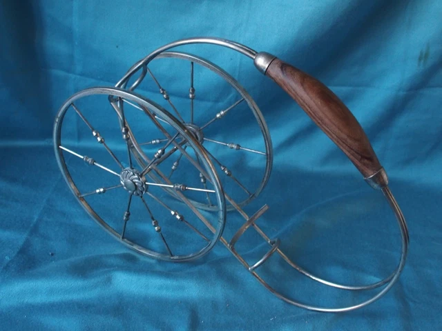 Ancien porte bouteille avec bouteille a Sirop (D'occasion) à petit