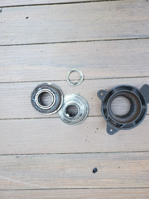 Troy-Bilt 12AI869F011, Mower Parts, LOWER PULLEY ASSEMBLY, 956P04046