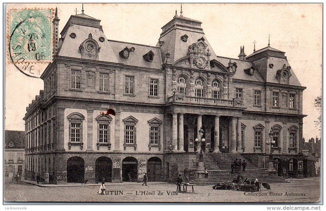 71 AUTUN - l'hotel de ville ---